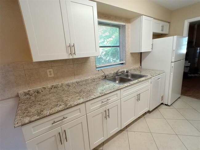 Building Photo - 2283 Howland Blvd
