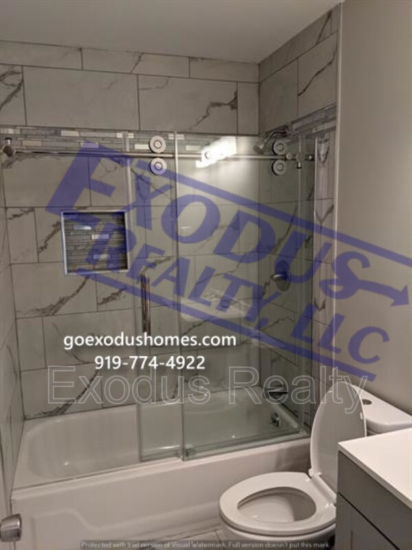 Building Photo - 5812 Shenandoah Dr