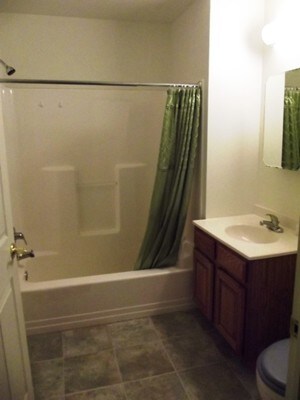 Building Photo - Interior - 800 Greencrest Dr