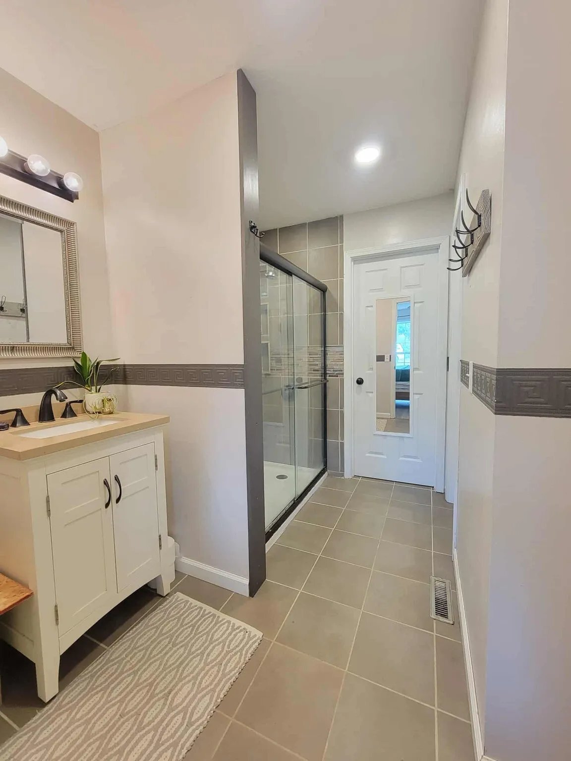 Building Photo - 1764 Bouton Dr