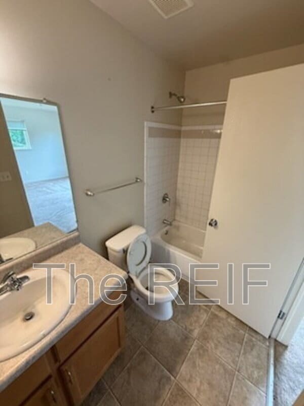 Building Photo - 1526 Garland St