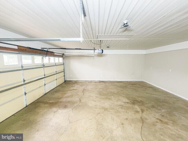 Building Photo - 806 Truro Ct