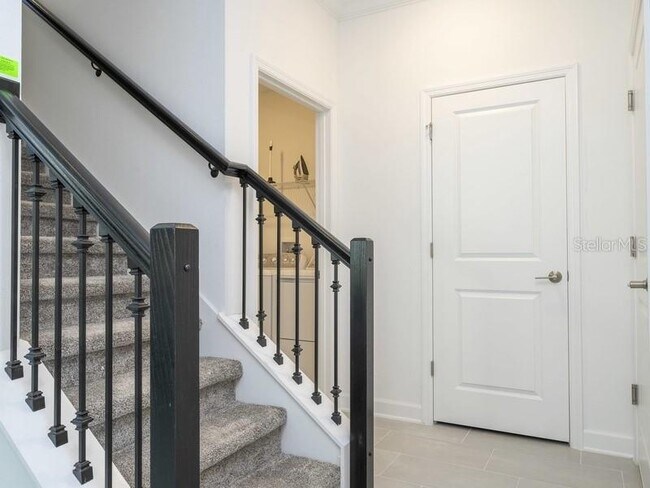 Building Photo - 8956 Takeaway Wy