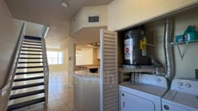 Building Photo - 735 SW 148th Ave