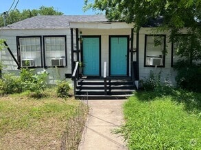 Building Photo - For Rent: Charming 1 Bed / 1 Bath Duplex w...