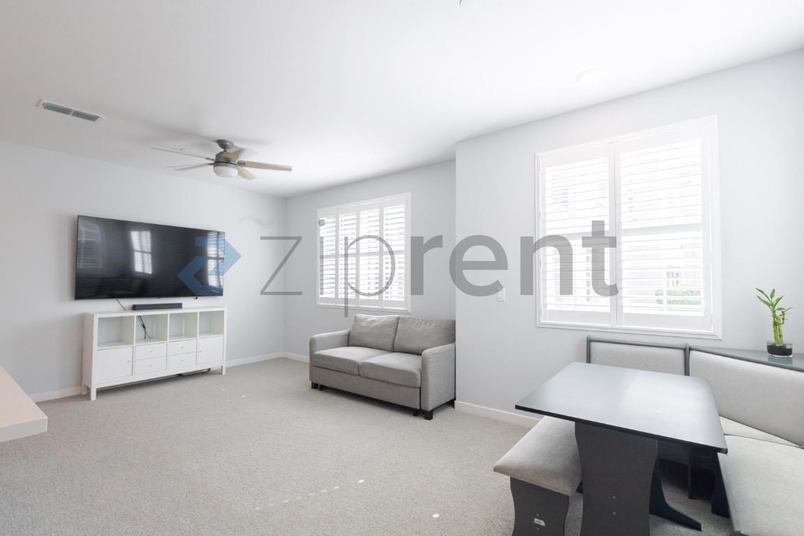 Building Photo - Unit 68101