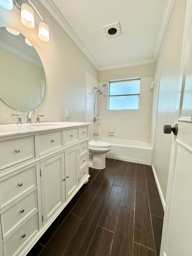 Building Photo - Coming Available June 2025 - 3-Bedroom Hom...