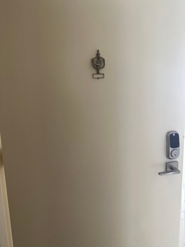 Building Photo - 3725 S Ocean Dr