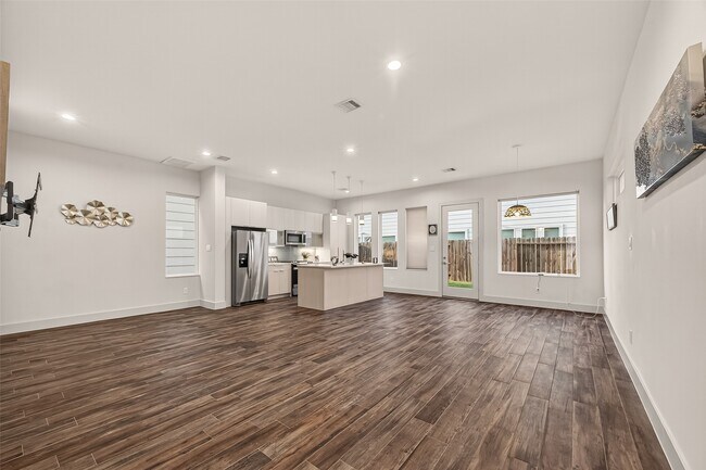 Building Photo - 4418 Bora Bora Ln