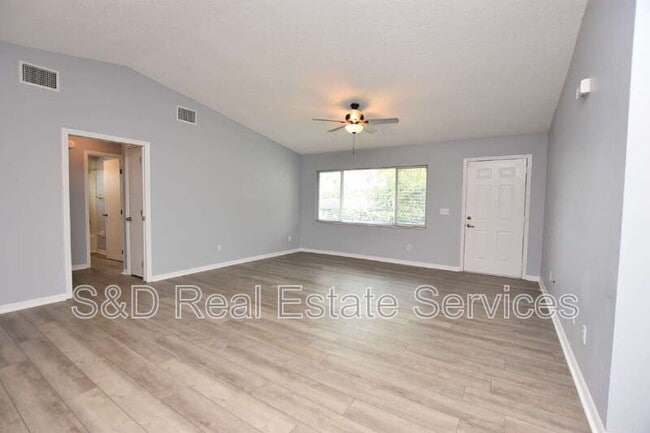 Building Photo - 6305 Christina Groves Cir E