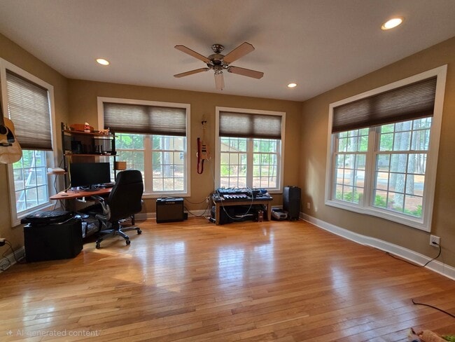 Building Photo - New Listing!!