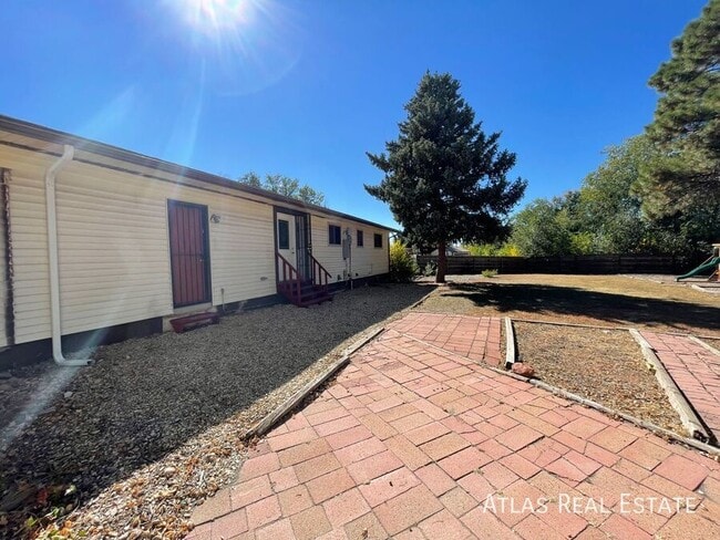 Building Photo - 4502 Moffat Ln