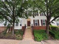 Building Photo - Beautiful 2 Bed 2 Bath End-Unit Townhome I...