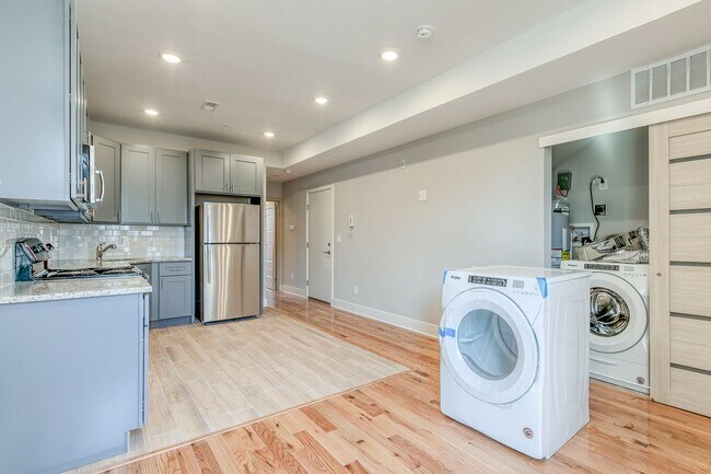 Building Photo - Brand New Luxury Apartments Brewerytown