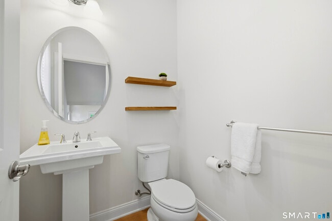 Building Photo - 25 Brentwood Cir