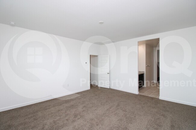 Building Photo - 2079 W Sable Ave