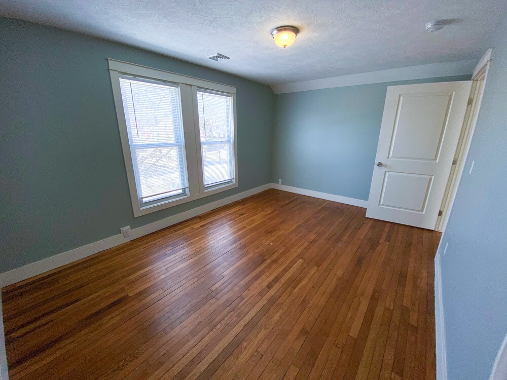 Building Photo - 36 Dwight Ave SE