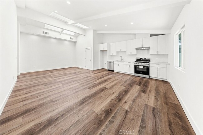 Building Photo - 13010 Hartland St