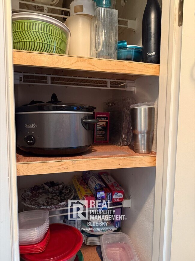 Building Photo - 9639 Greenskeeper Dr