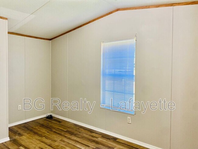 Building Photo - 280 Par Rd 1-393