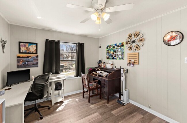 Building Photo - AVAILABLE BEGGINING OF JUNE ; APPLY ON OUR WEBSITE TODAY!!!