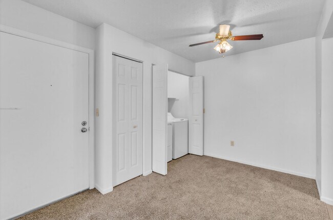 Building Photo - Deerfield Village