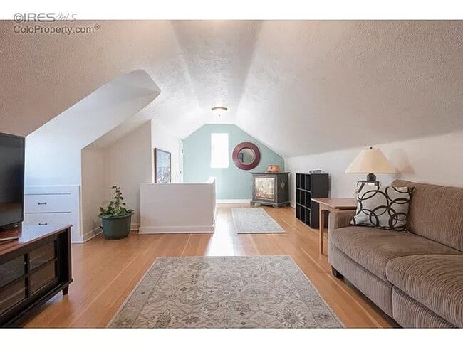 Building Photo - Stunning 4 bed, 2 bath Boulder Home Near Chautauqua! Available July 5th!