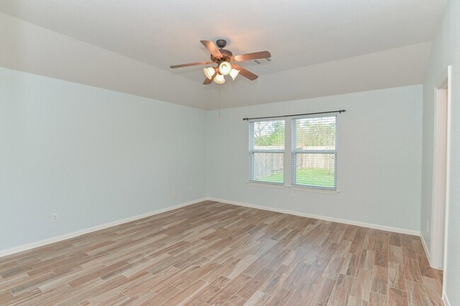 Building Photo - 4022 Mt Everest Way