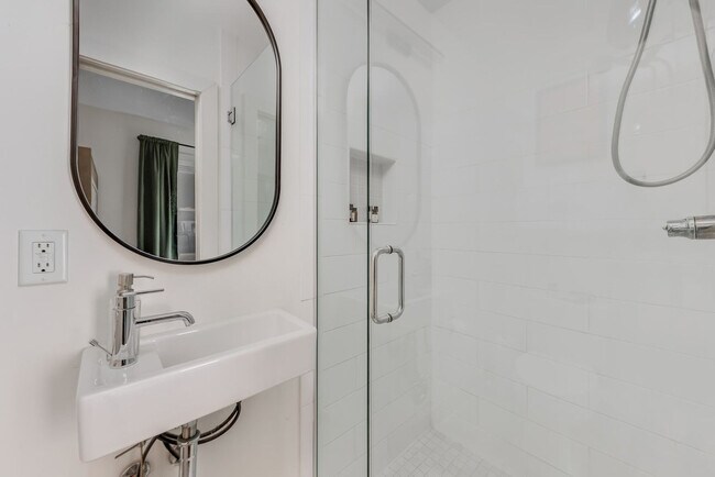 Building Photo - 1114A Wade Ave