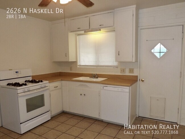 Primary Photo - 2626 N Haskell Dr