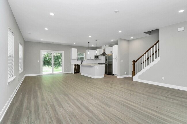 Building Photo - 2732 Catalina Ave