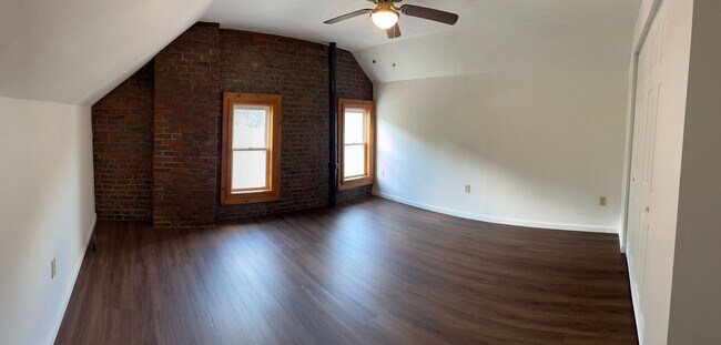 Building Photo - 413 Grant Ave