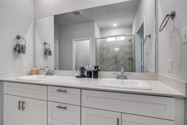 Building Photo - 1069 Norias Dr