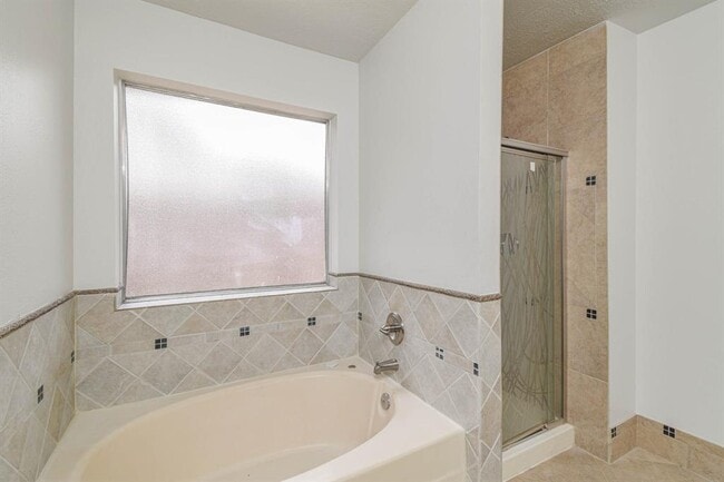 Building Photo - 8914 Emerald Heights Ln
