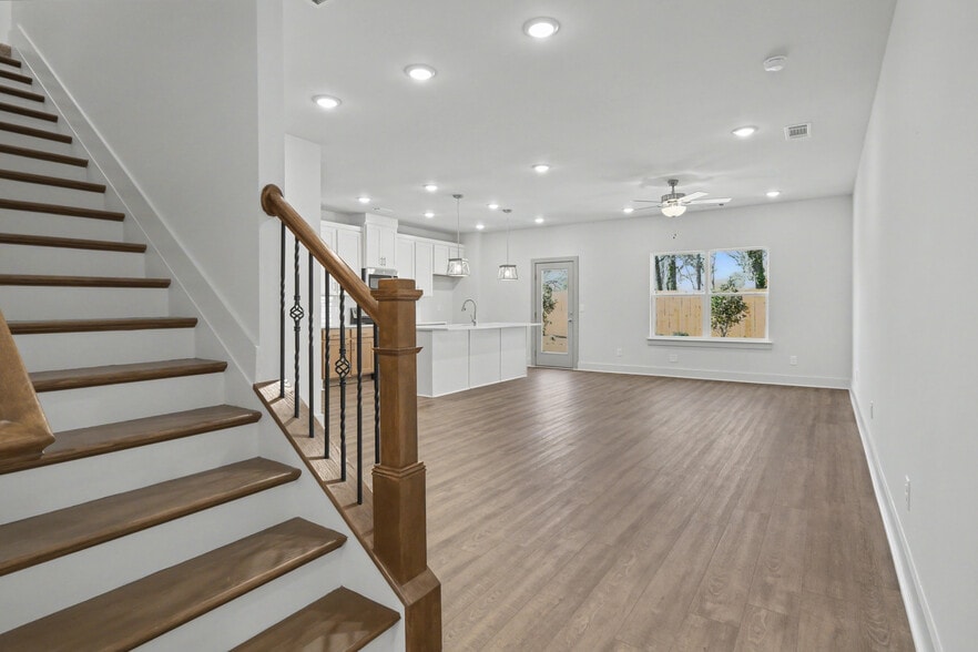 Building Photo - 4237 Fern River Trl