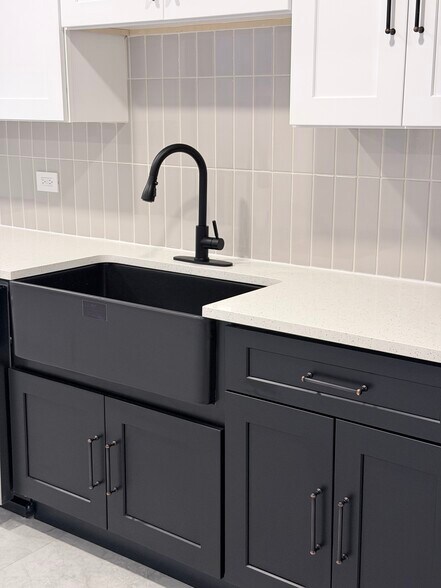 Building Photo - 1806 S Jefferson St