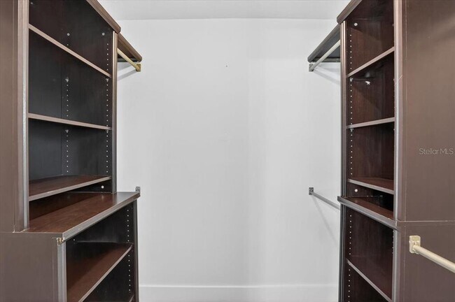 Building Photo - 4230 Shady Oaks Ct
