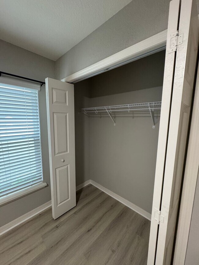 Building Photo - Charming Winter Haven Rental!