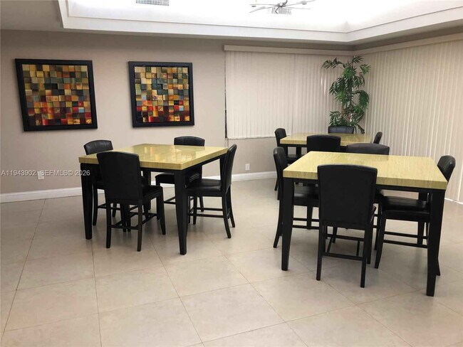 Building Photo - Southwest 115th Place, Miami, FL 33173 - 3 BR 2 BA single-family home