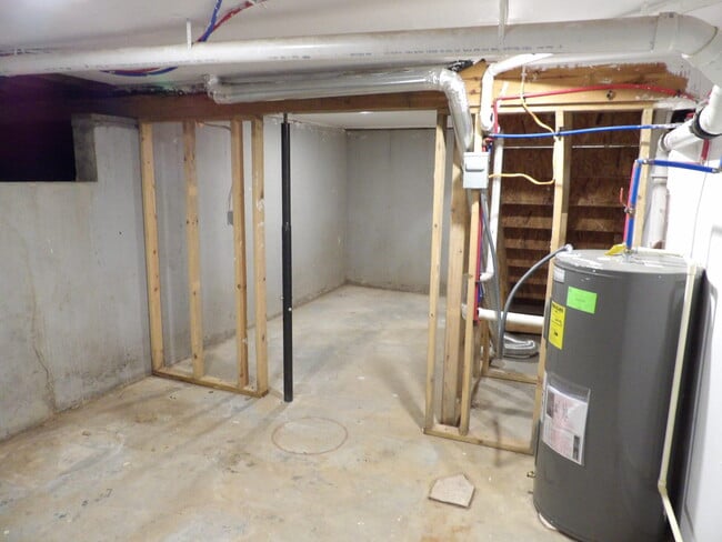 Building Photo - 140 Thistlewood Ave