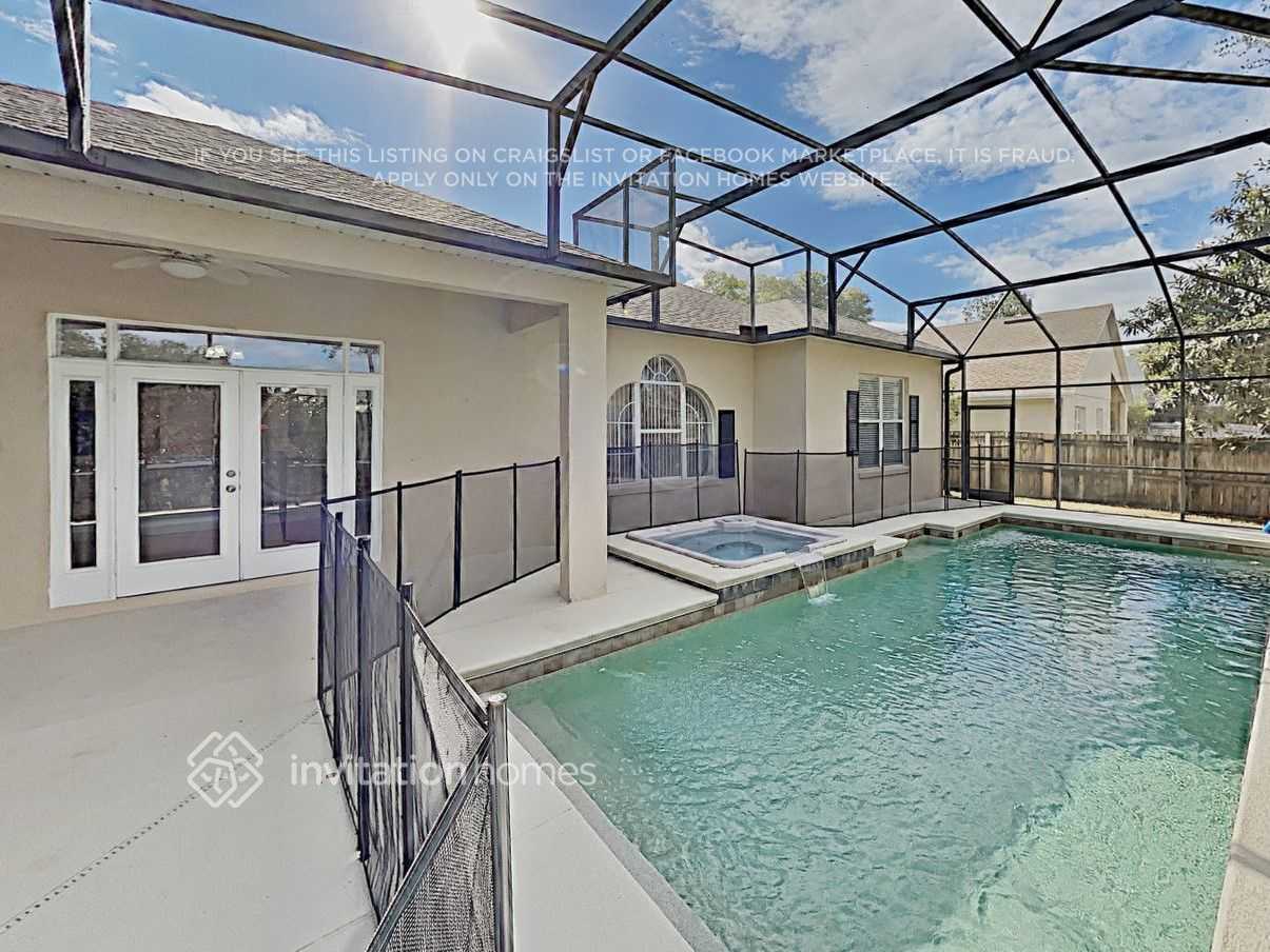 Building Photo - 2842 Strand Cir