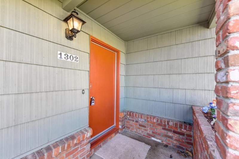 Building Photo - 1302 Frances Dr