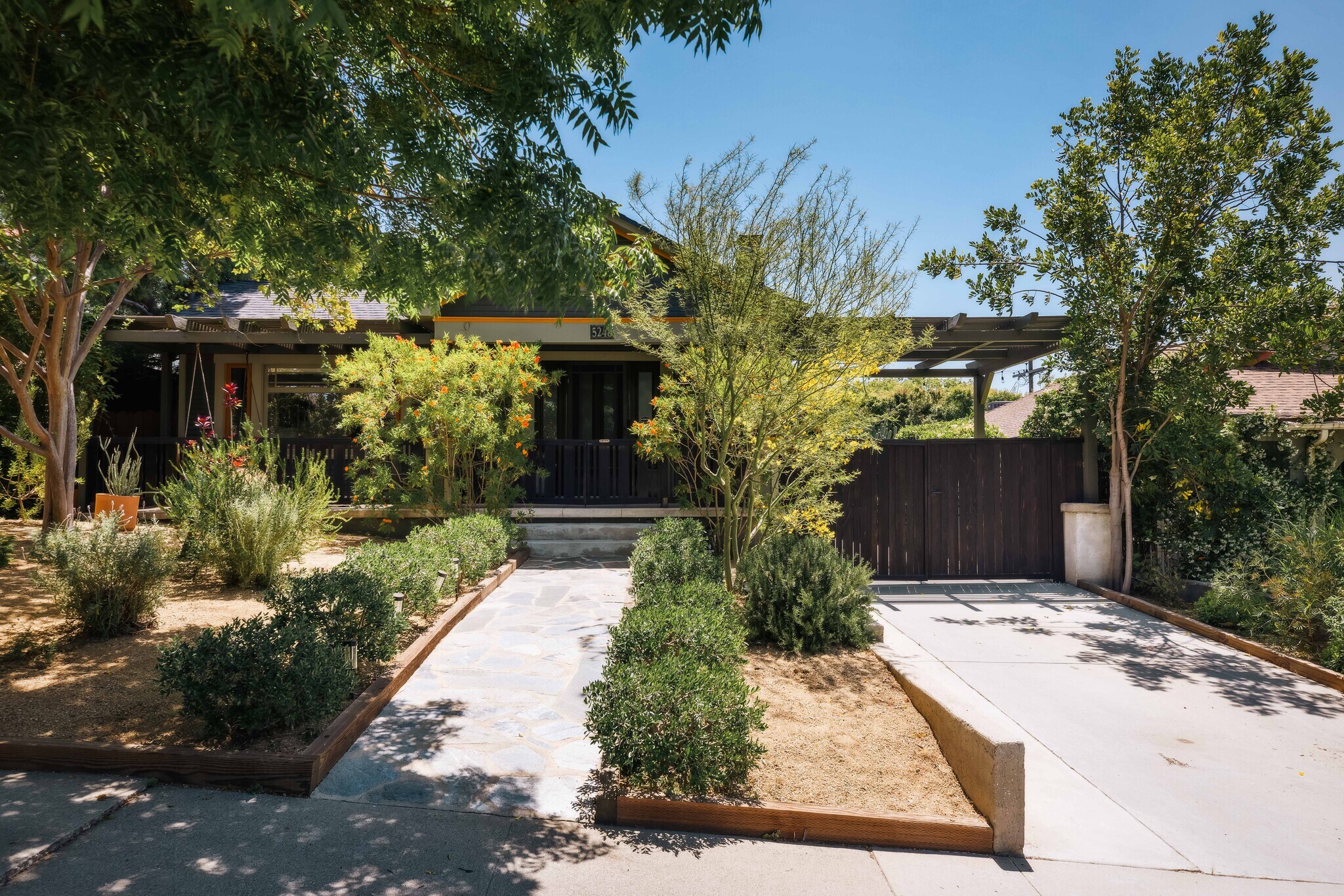 Building Photo - 5248 Sierra Villa Dr