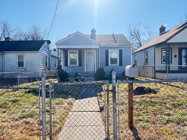 Building Photo - Nice 2 Bedroom And 1 Bath Home