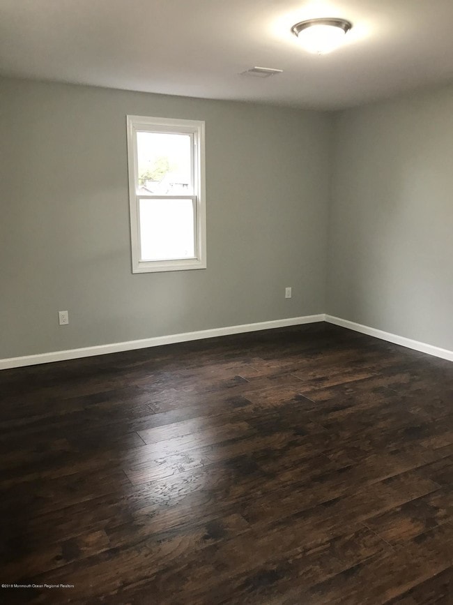 Building Photo - 32 Frazee Pl