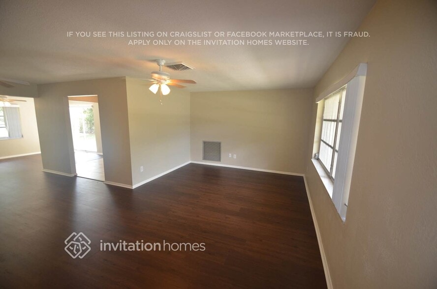 Building Photo - 2642 Oakbrook Dr