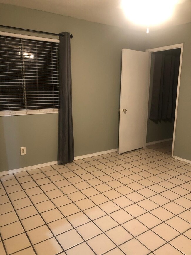 Building Photo - 12542 Waldorf Dr