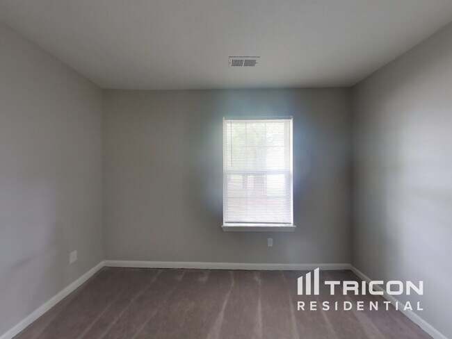 Building Photo - 11102 Leo Drive Indianapolis IN