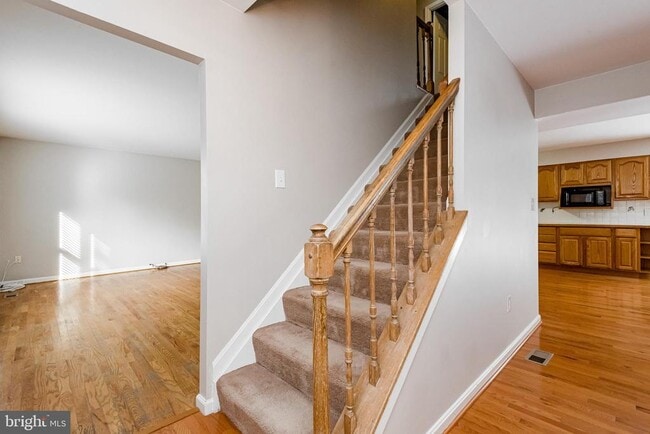 Building Photo - 517 Stockbridge Ct