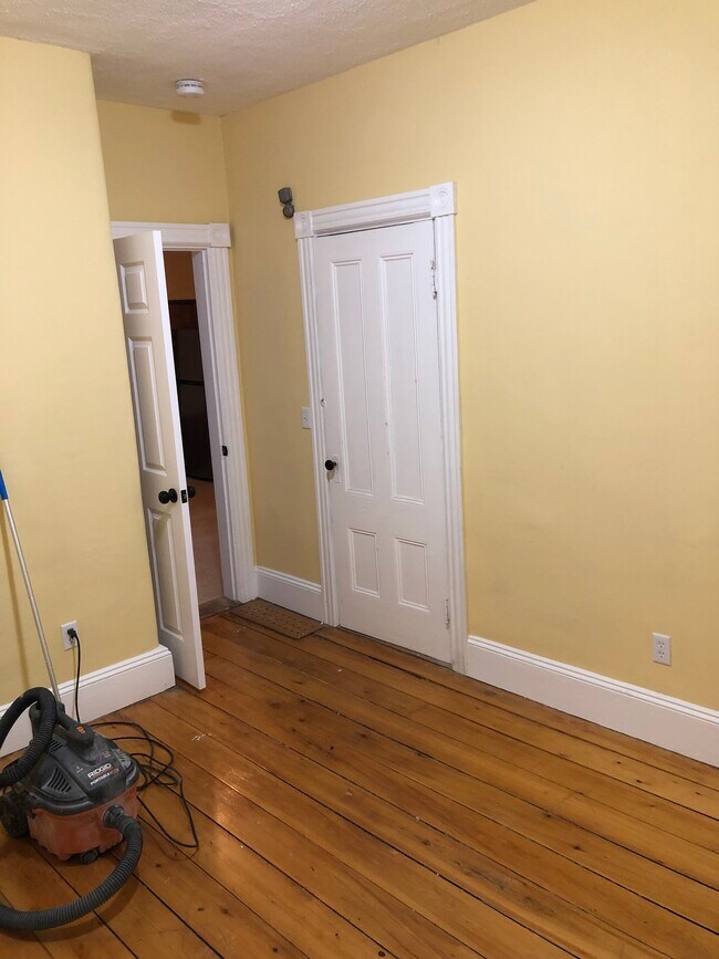 Building Photo - 60 Webster St